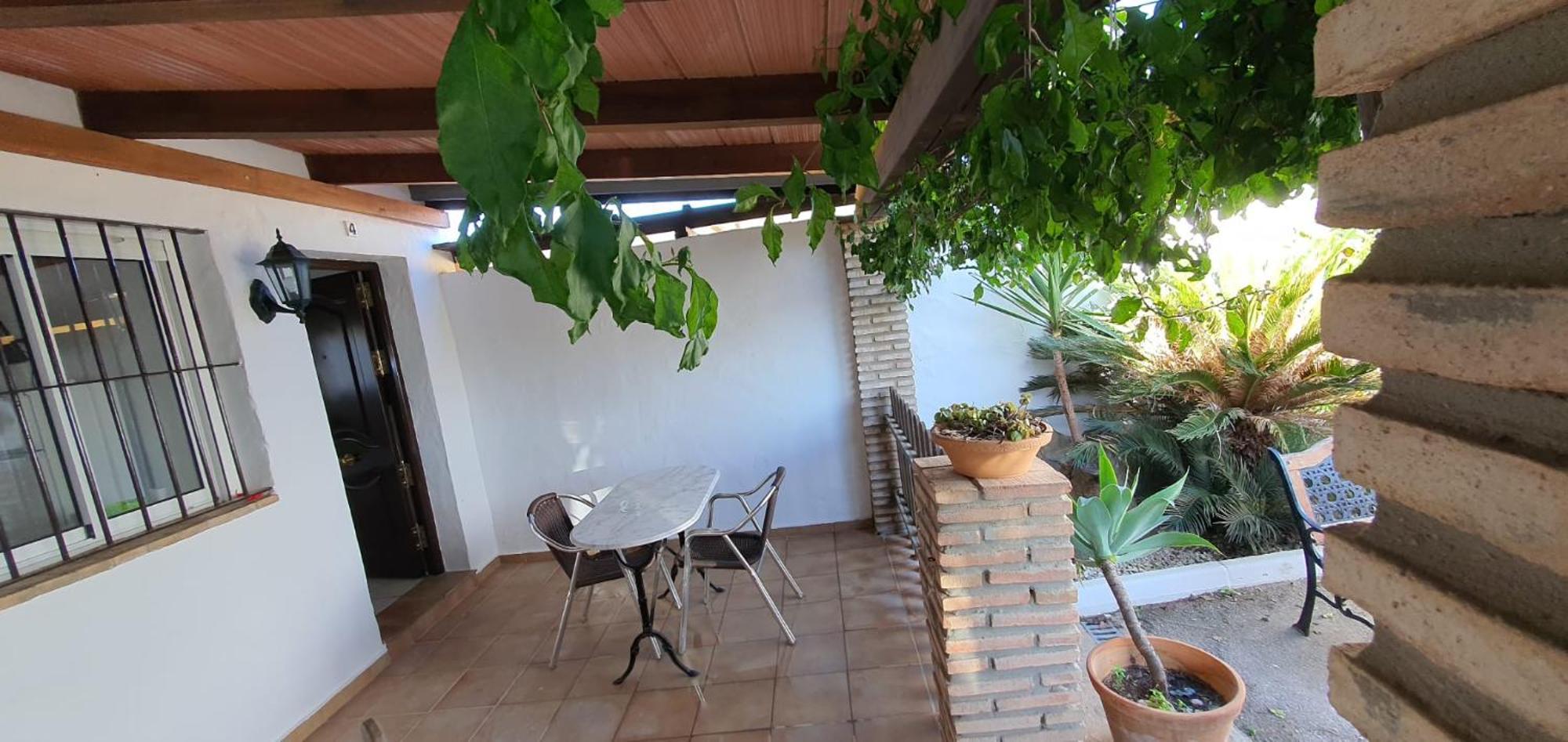 Estudios Con Piscina Compartida En Conil. Cádiz